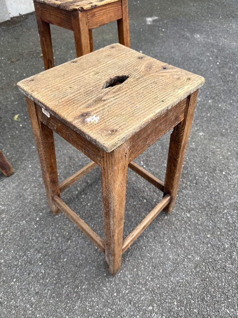 Lot de 3 tabourets en bois – Artisanal – Mobilier – Style rustique