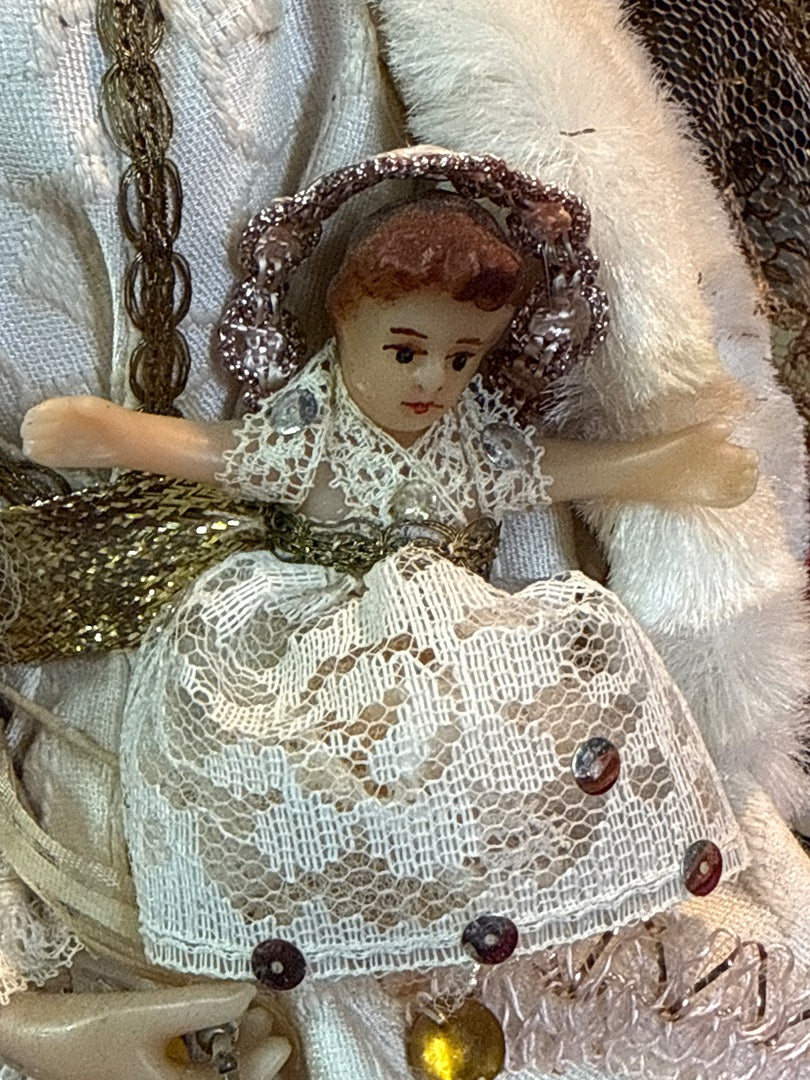 Figurine Vierge à l'enfant – Vintage – Ornement – Tissus dorés