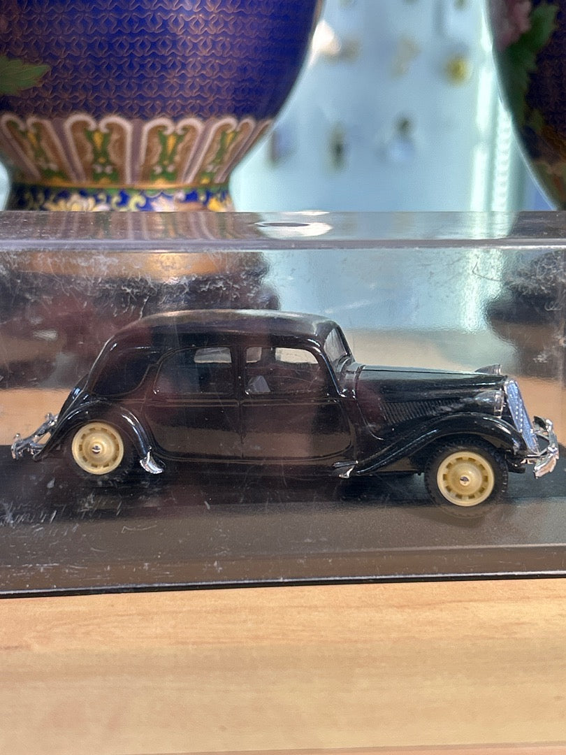 Citroën 15 Six Solido - 1/43 - Noir - 200g - Très bon état