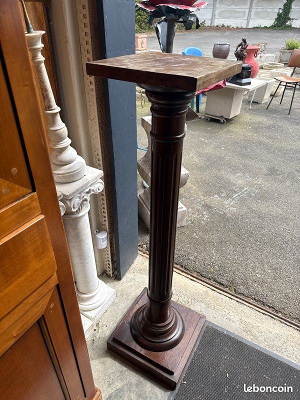 Sellette – Colonne en bois – Mobilier – Style vintage fluté
