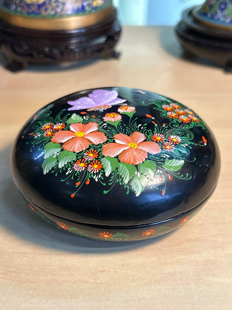 Boîte vintage laquée fleurs