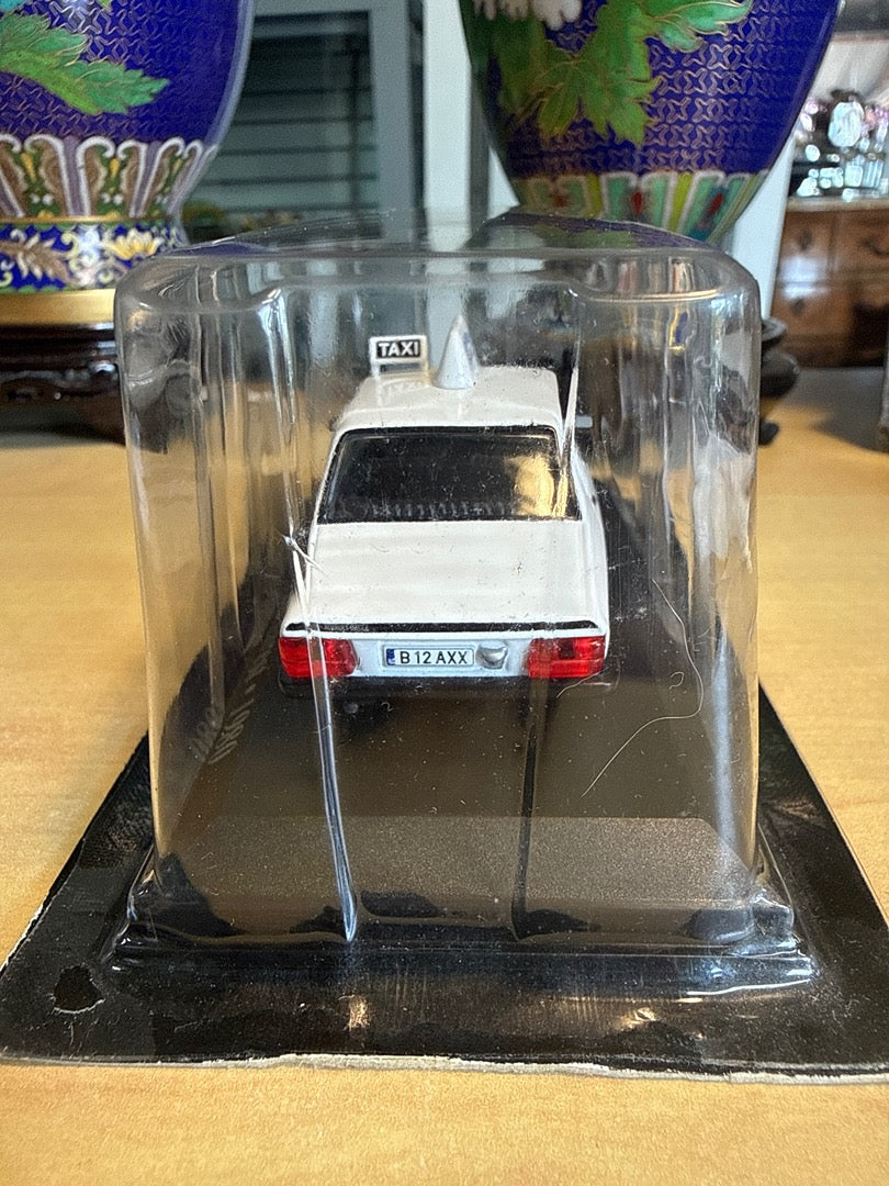 Dacia 1300 Taxi – Deagostini – Véhicules – Bucarest 1980