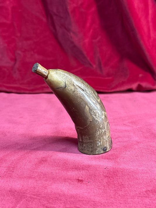 Poire à poudre de collection à corps courbé et fond en bois