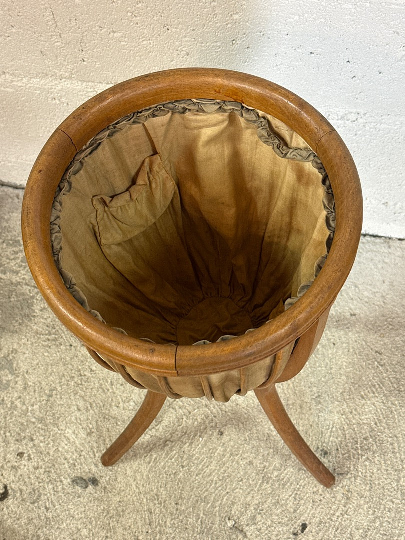 Travailleuse ou Panier a Pelotes de Laine Vintage Tripode en Bois Courbé