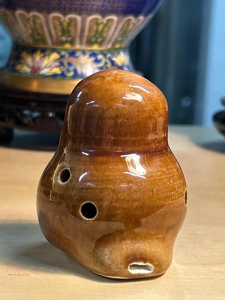 Statuette sculpté Chouette / Hibou Sifflet a oiseaux en céramique signé Jen