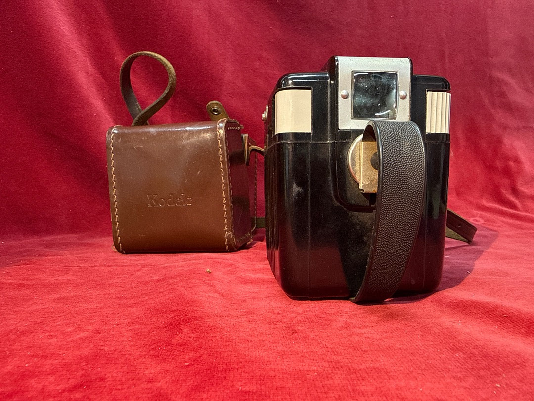 Appareil photo Brownie Flash Kodak vintage avec étui