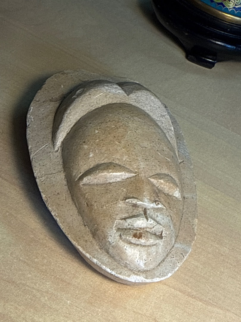 Masque sculpté – Art Africain – Décoration – Pierre naturelle