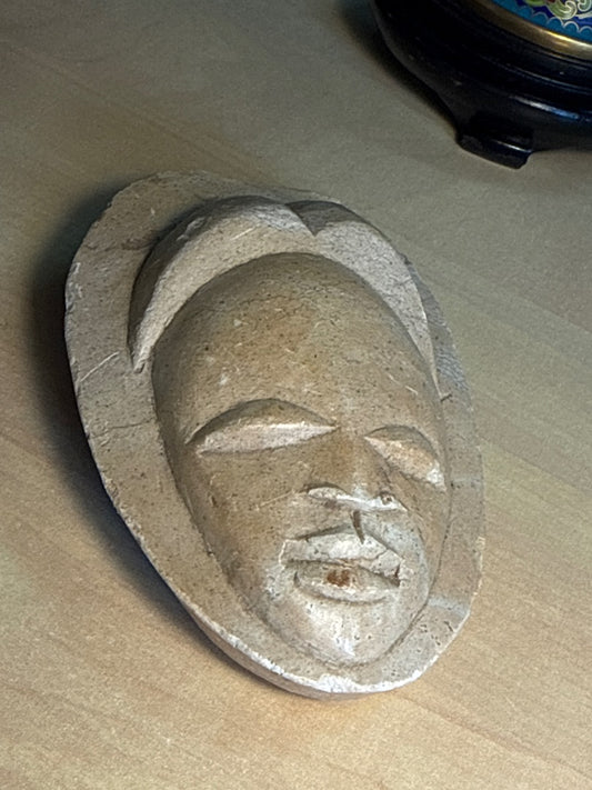 Masque sculpté – Art Africain – Décoration – Pierre naturelle