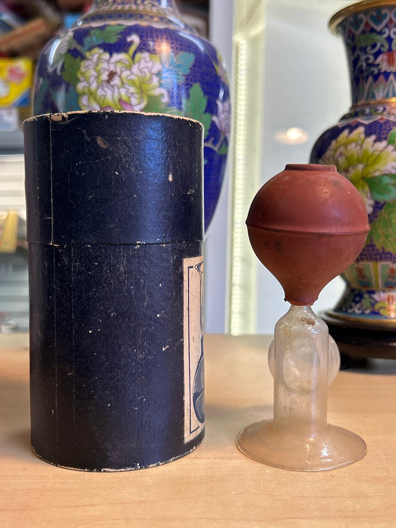 Tire-lait – Modèle Maternités – Collection – Vintage