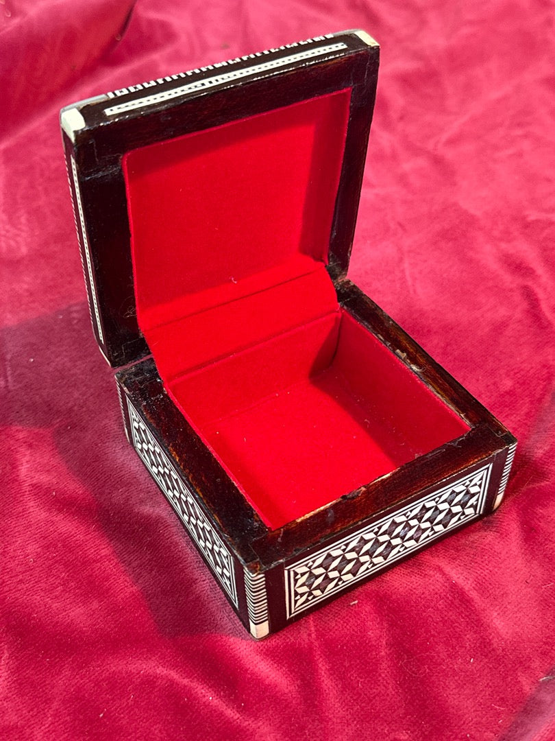 Boîte à bijoux – Y.h. – Décoration – Marqueterie nacre