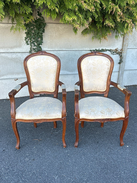 Paire de fauteuils style Louis Xv en bois et tissu beige