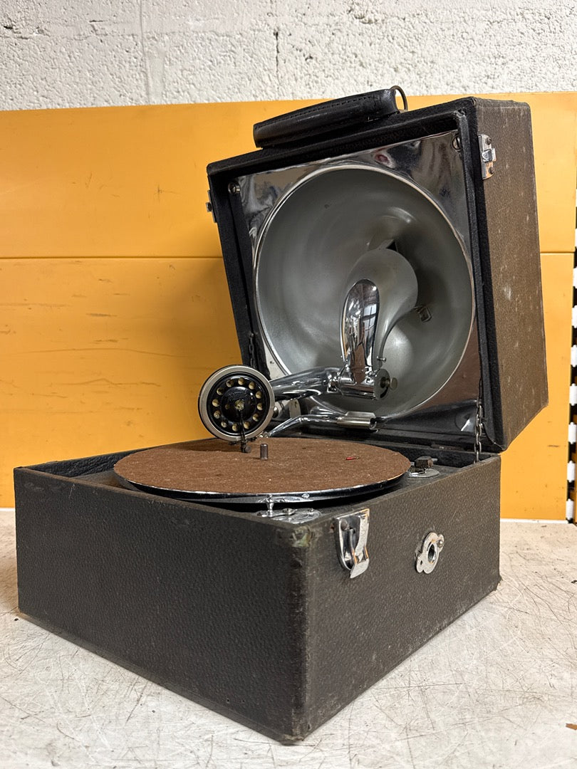 Gramophone portable – Valise ancienne en cuir