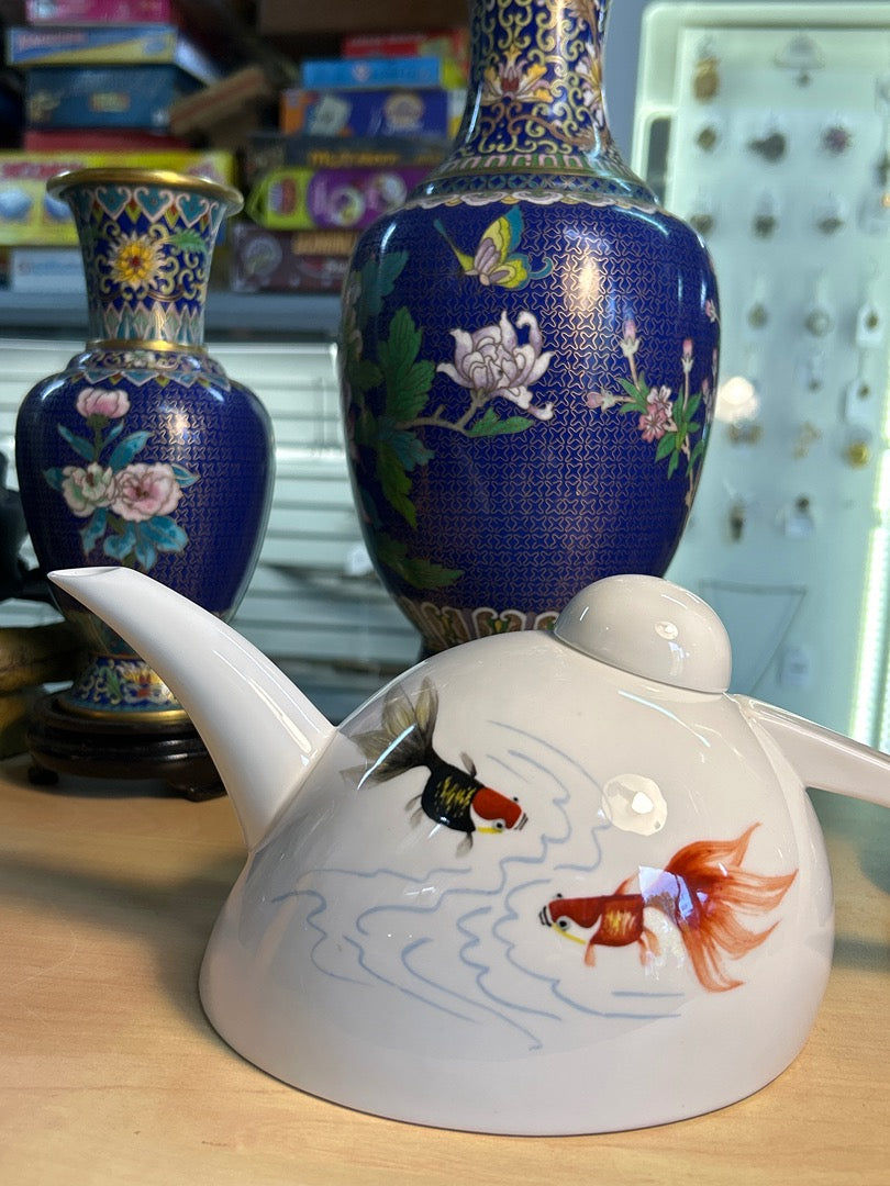 Théière Maycan et 2 tasses porcelaine poissons