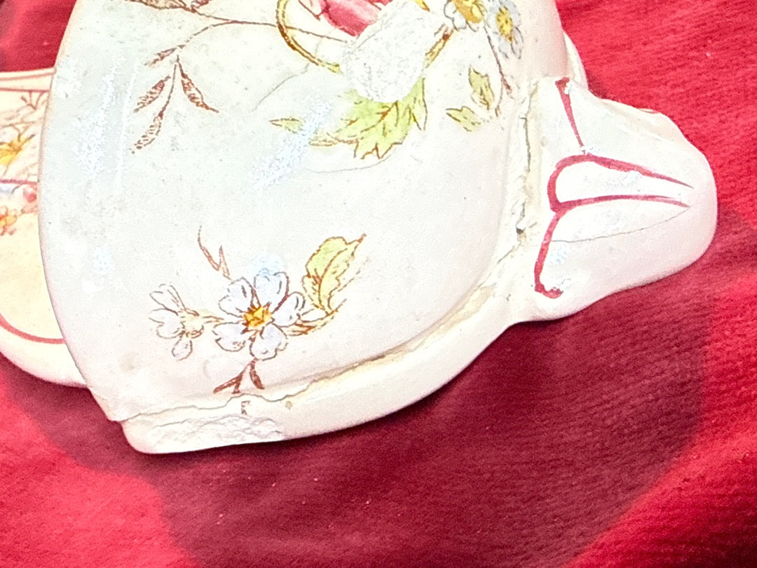 Bénitier d’applique – Céramique – Décor fleuri