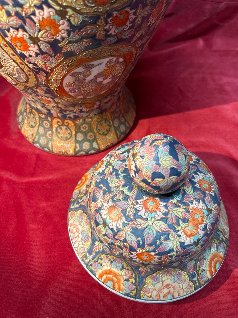 Grande potiche couverte style imari