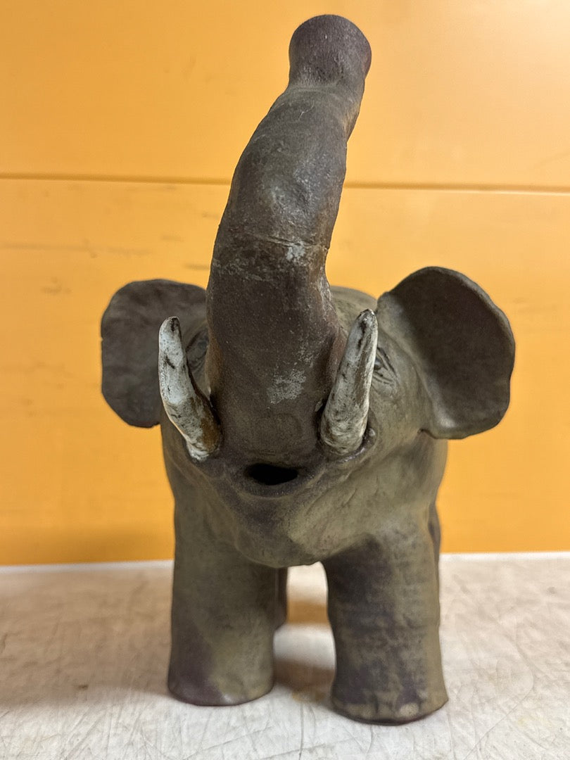 Statue éléphant – Sculpture en terre cuite