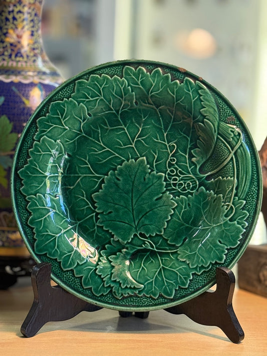 Assiette Barbotine – Art de la table – Feuilles vertes