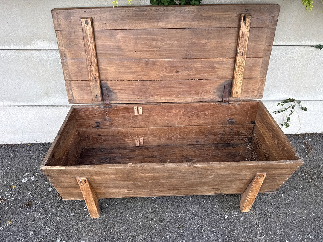 Coffre en bois – Vintage – Boîte – Bois brut marron