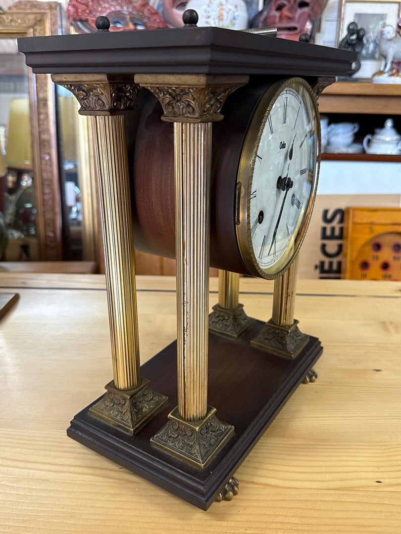 Pendule portique – Odo – Horloge – Colonnes laiton