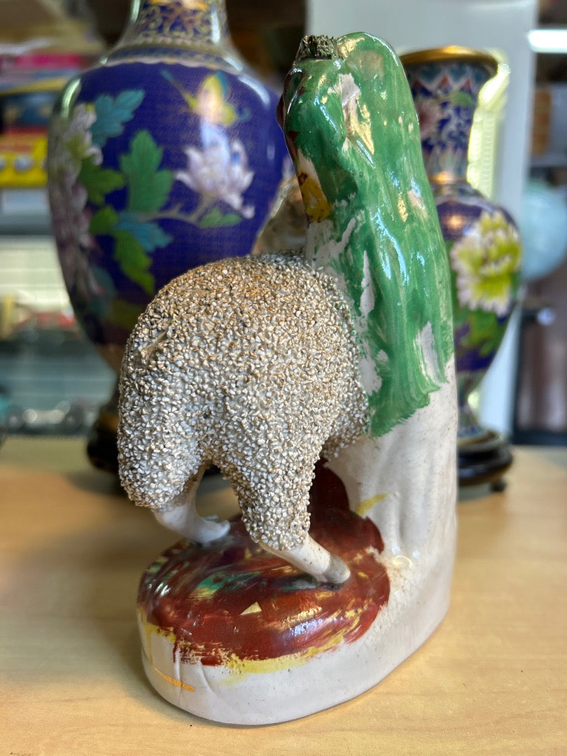 Figurine mouton – Style Staffordshire – Ornement – Céramique crème