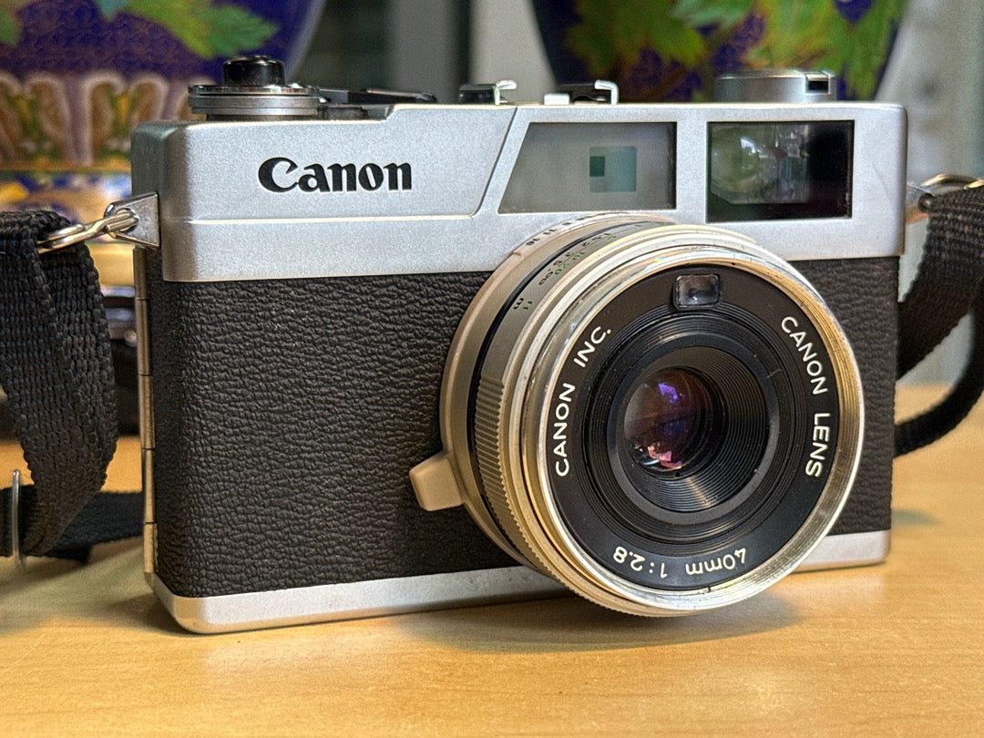 Appareil photo Canonet 28 – Argenté et noir
