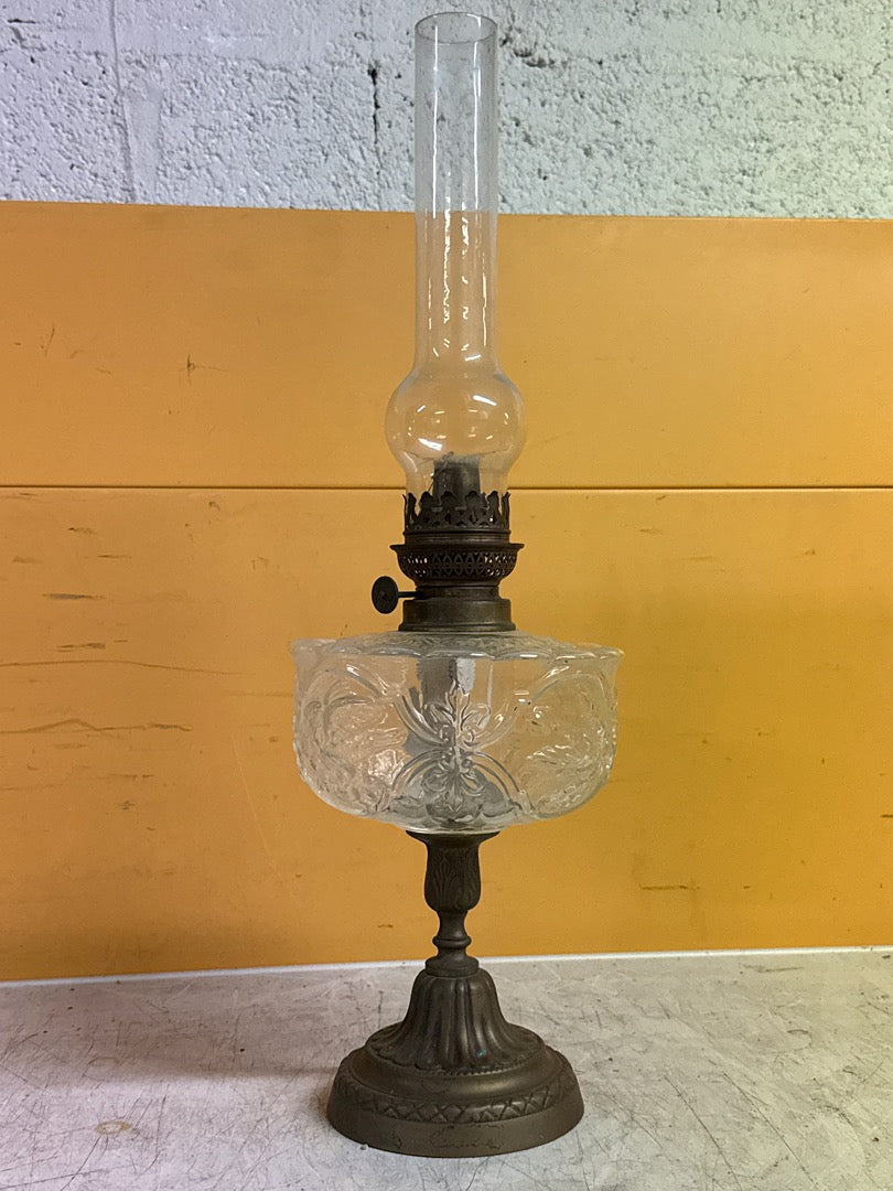 Lampe à pétrole vintage – En métal et verre transparent