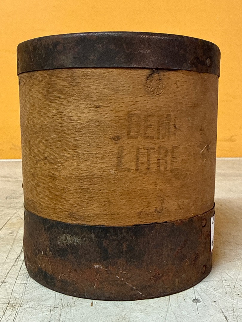 Mesure ancienne – Boîte demi-litre en bois et métal