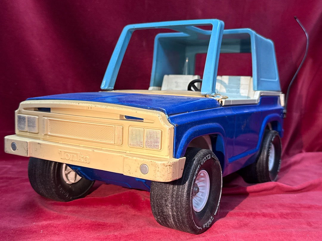 Camion jouet vintage tout terrain Tonka Ford Bronco 835 Tr vintage