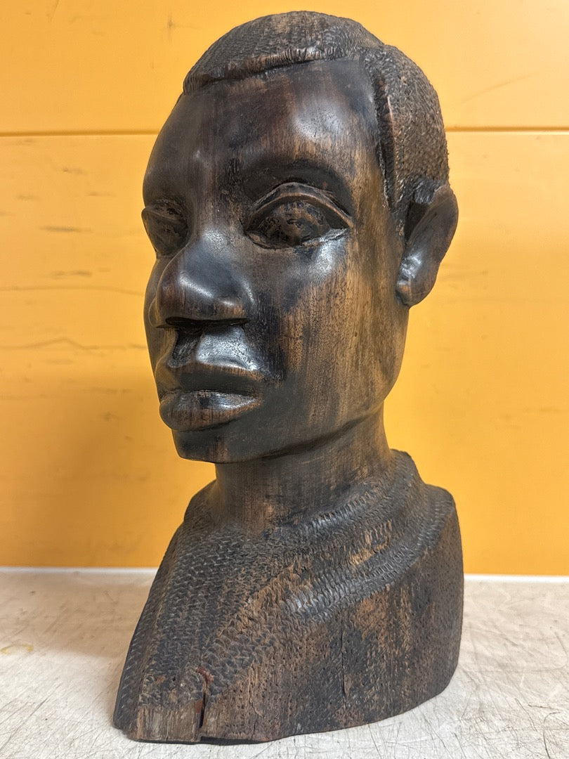 Sculpture – Buste sculpté en bois