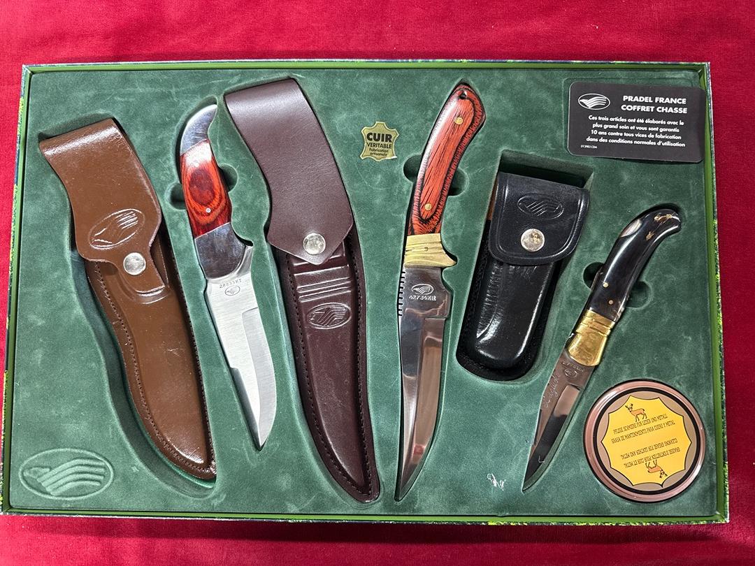 Coffret chasse Pradel France – Coffret trois couteaux et étuis