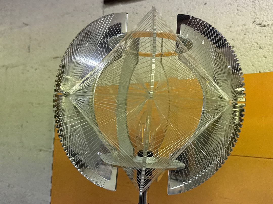 Lampe à poser – Design sphérique argenté