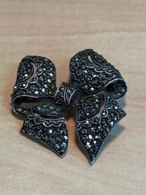 Grande broche noeud papillon vintage en argent A 835, bijoux marcassite des années 1930
