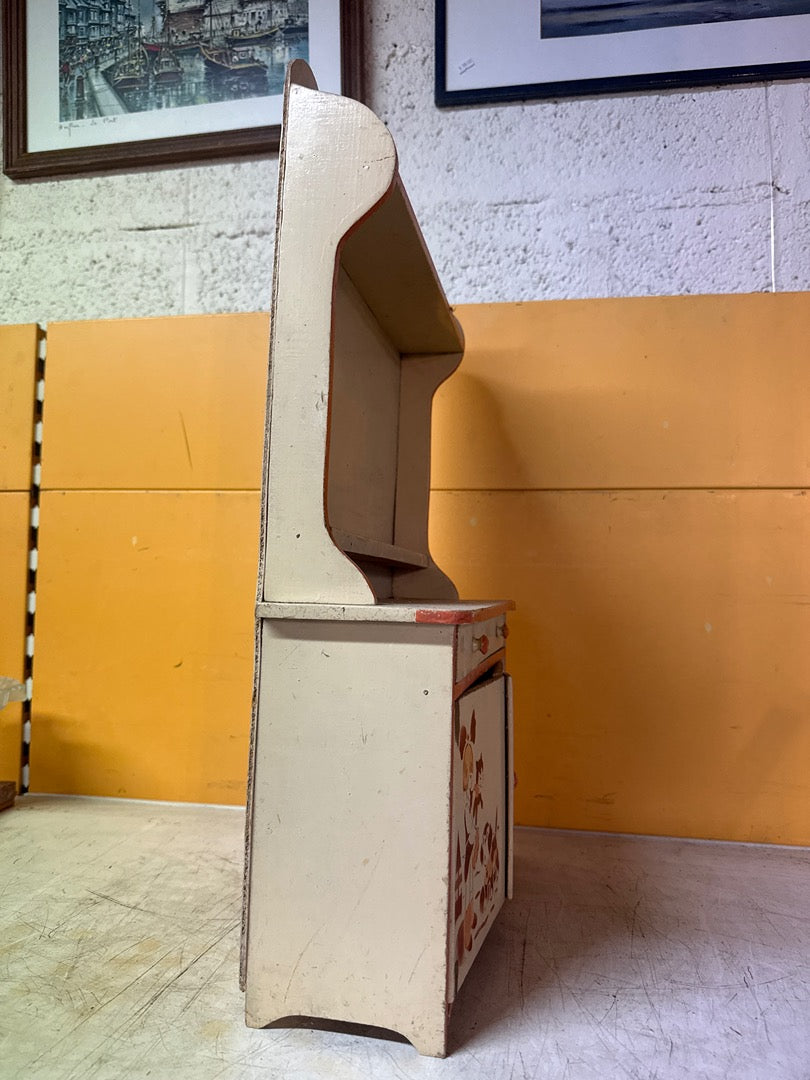 Meuble jouet Pour Choupette – Vaisselier en bois