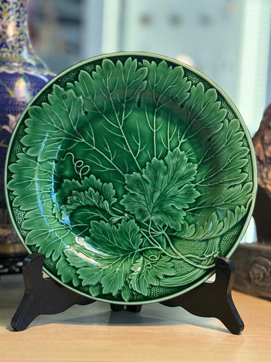 Assiette Barbotine – Décor Feuilles – Art De La Table – Vert Émaillé