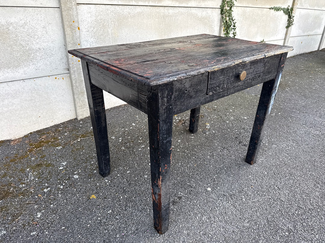 Table de ferme – Artisanale – Mobilier – Bois noir patiné