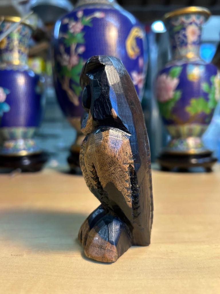 Statuette sculpté Chouette / Hibou en bois Foncé style forêt noire