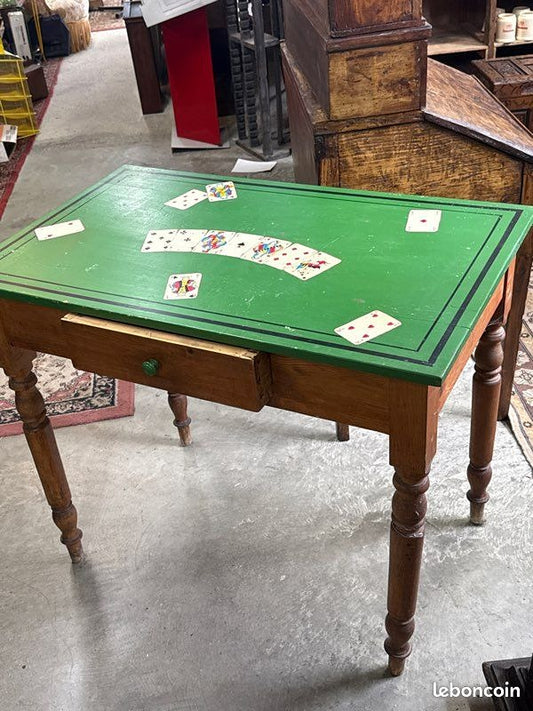 Table d’appoint – Vintage – Décoration – Plateau vert cartes