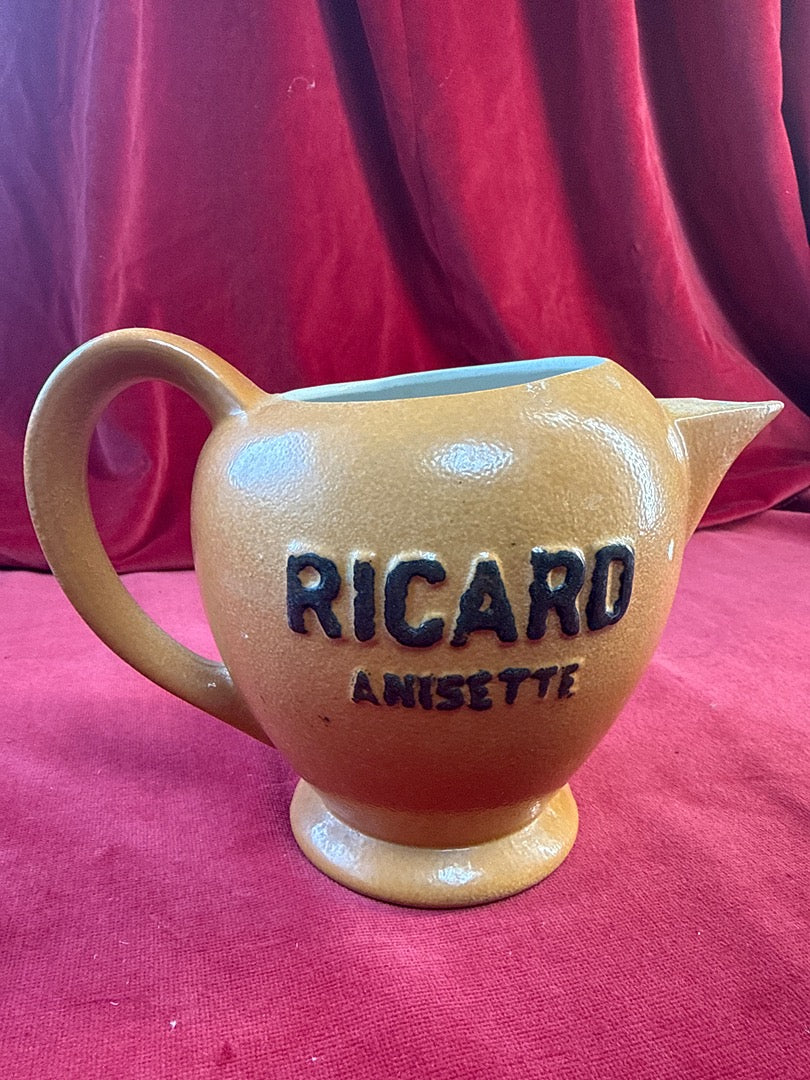 Pichet Ricard Anisette en céramique ocre, lettres en relief