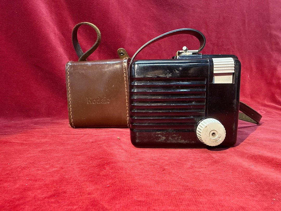 Appareil photo Brownie Flash Kodak vintage avec étui