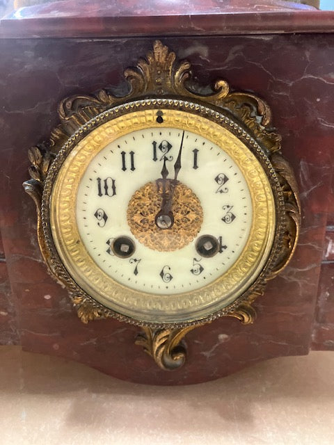 Pendule Horloge De Cheminée avec Personnage En Régule