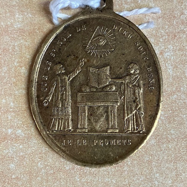 Ancienne Médaille Religieuse Jésus Portant Sa Croix Dieu En Vain Tu Ne Jureras Oeil De La Providence