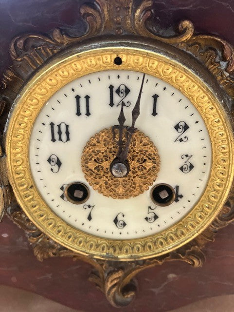 Pendule Horloge De Cheminée avec Personnage En Régule