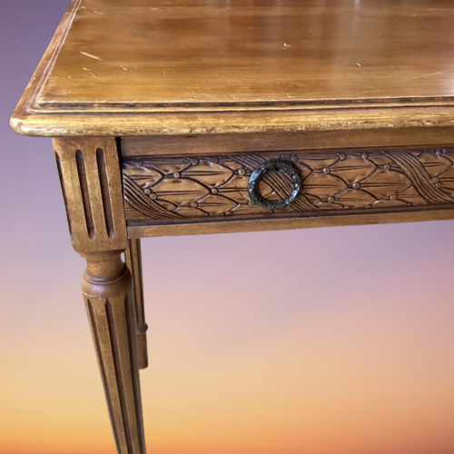 Table Bureau D'appoint Sculpté Avec Grand Tiroir