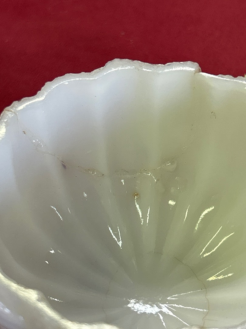 Bonbonnière ou sucrier ancien – En Opaline