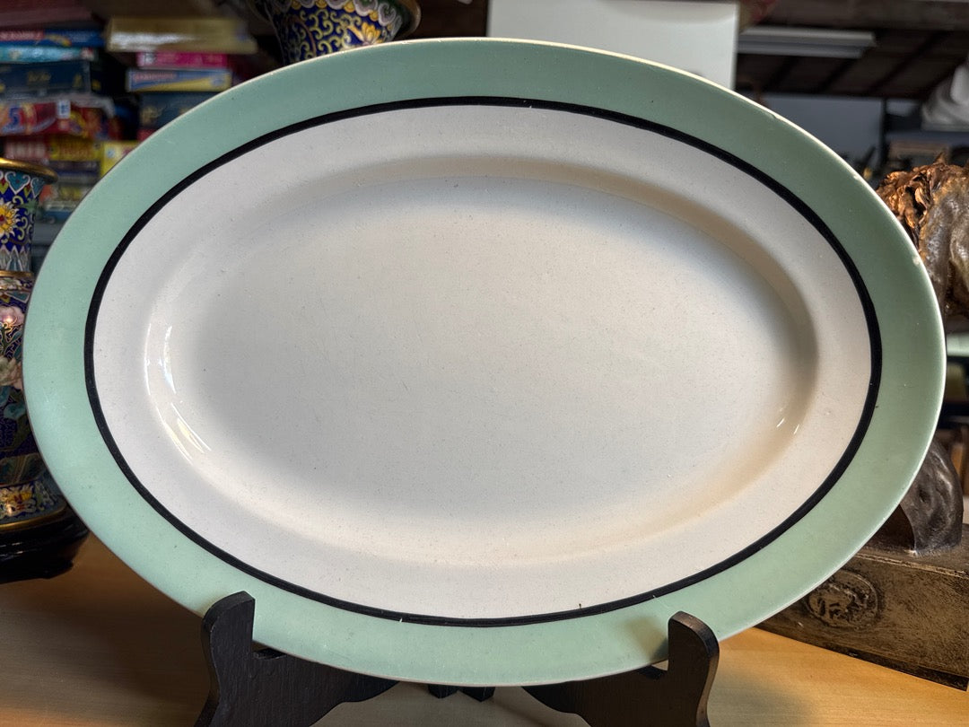 Plat de service – Fb – Vaisselle – Ovale vert liseré noir