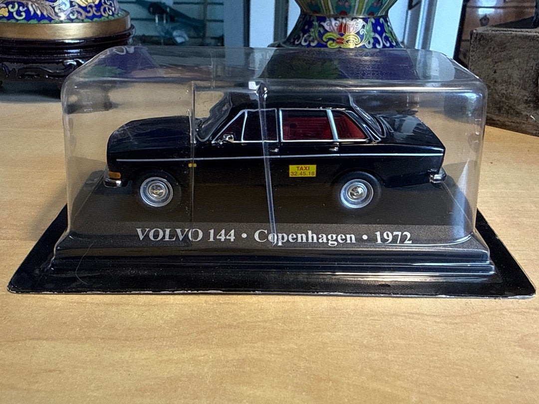 Voiture miniature – Volvo 144 – Modélisme – Taxi Copenhagen 1972 noir