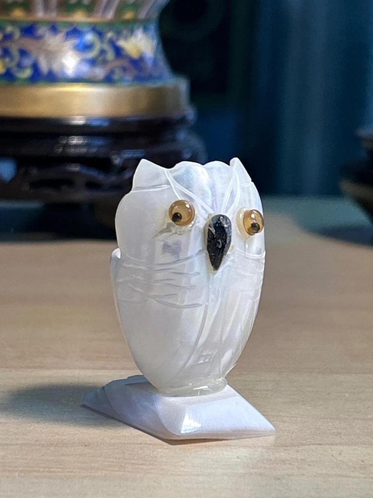 Statuette sculpté Chouette / Hibou en nacre