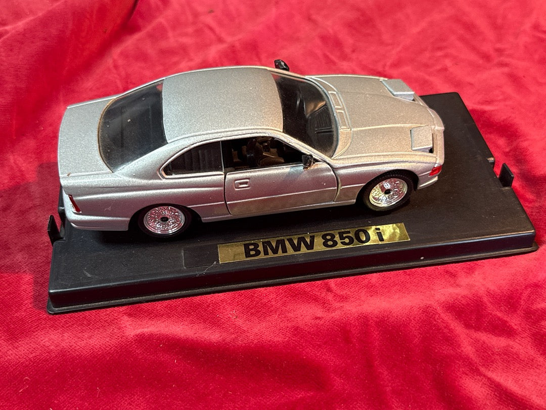 Voiture miniature – Schabak Bmw 850i – Collection – Gris argenté
