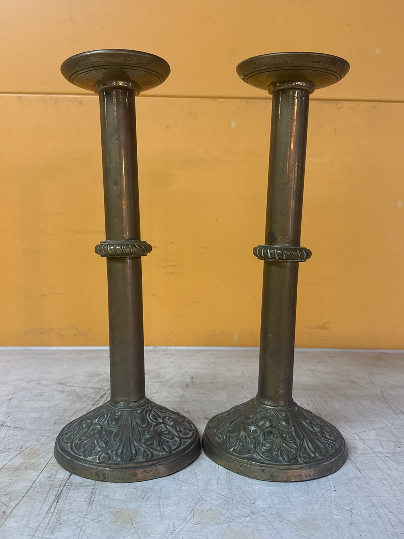 Bougeoirs en bronze – Paire de chandeliers anciens