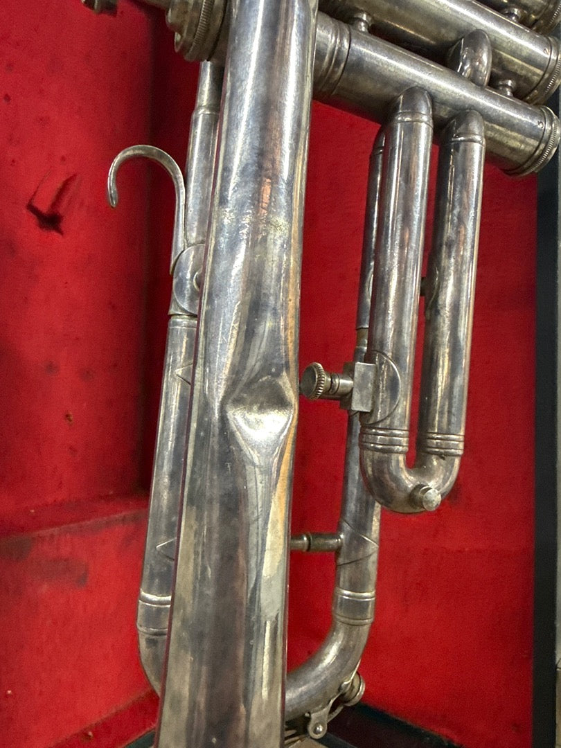 Trompette Couesnon – Ancien modèle argenté avec étui